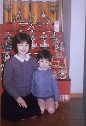 小学生の頃、弟との写真